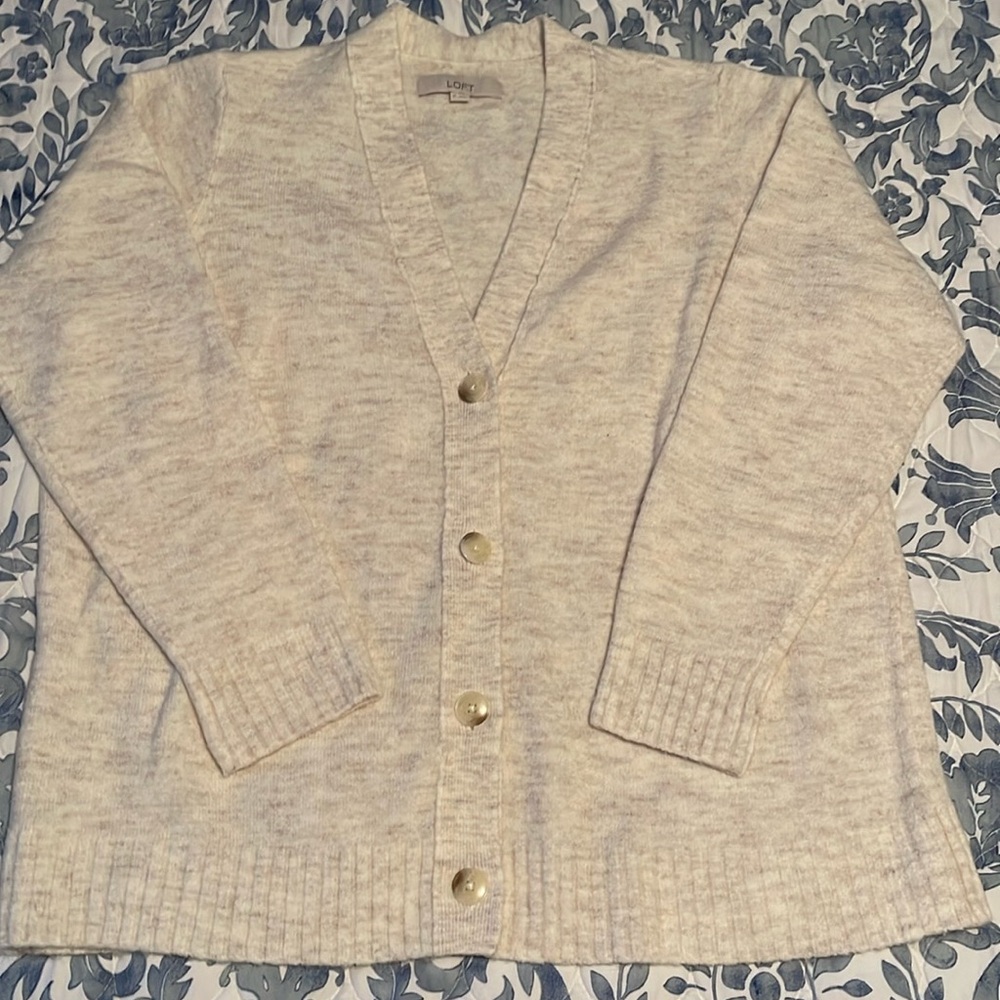 Loft fuzzy v-neck cardigan size xl cream heather